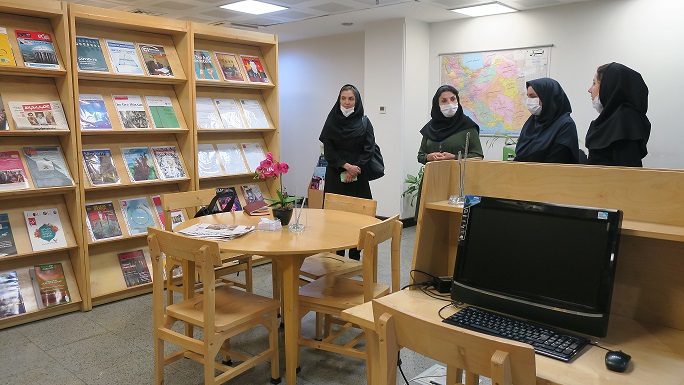 بازدید مسئولین کتابخانه توانیر از کتابخانه و مرکز اسناد موننکو ایران